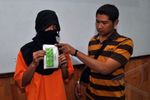 PENGEDAR OBAT PSIKOTROPIKA