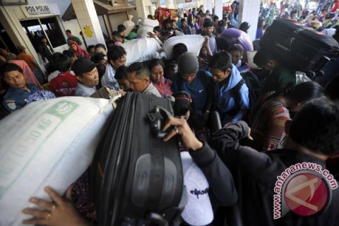 ARUS BALIK PELABUHAN MAKASSAR