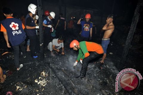 CARI KORBAN KEBAKARAN