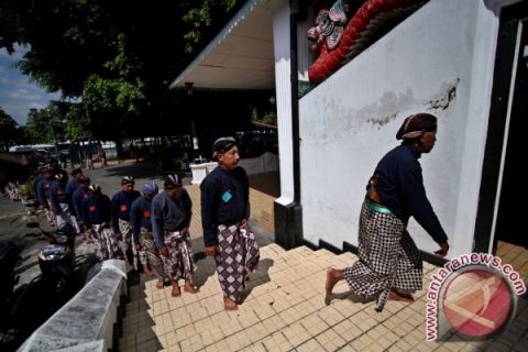 Wisuda abdi dalem
