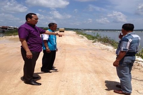 Tinjau Jalan Pering-Penagi/Foto Komisi III DPRD Kepri
