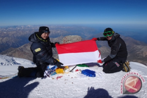 Mendaki Gunung Elbrus