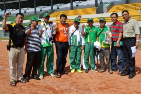 Rayakan Dua Emas