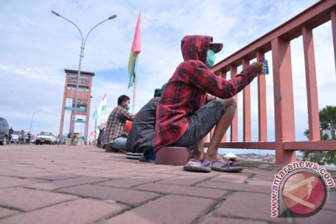 Pengecatan Jembatan Ampera