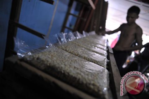 Perajin Tempe Mogok Produksi