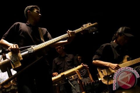 Konser Musik Bambu
