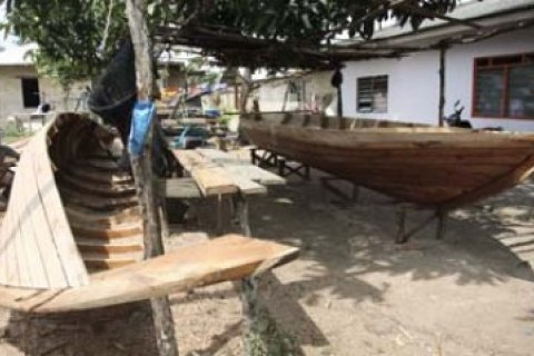 Pengrajin Kapal Kayu/Henky Mohari