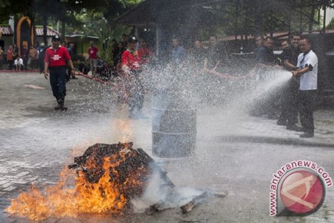 Simulasi Gempa dan Kebakaran