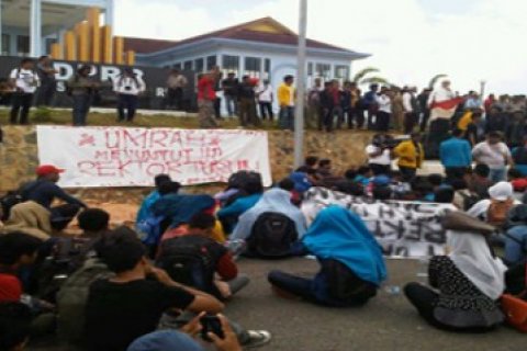 Unjuk Rasa Mahasiswa Umrah/Nikolas Panama