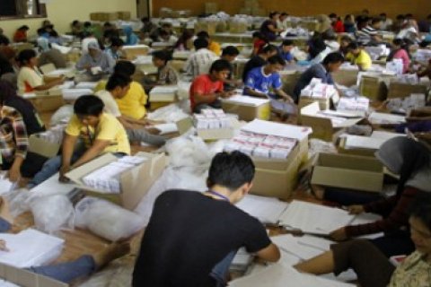 KPU Batam Kejar Target Pelipatan/Joko Sulistyo