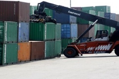 Over Kapasitas Pelabuhan Batuampar/Joko Sulistyo