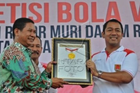 REKOR MURI BOLA VOLI