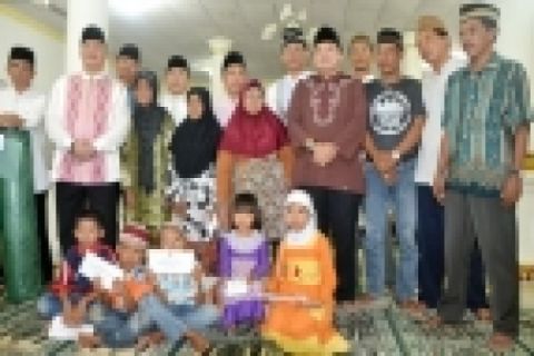 Gubernur &amp;amp; Warga Way Hilau