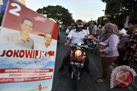 SAHABAT JOKOWI-JK BAGI-BAGI TAKJIL