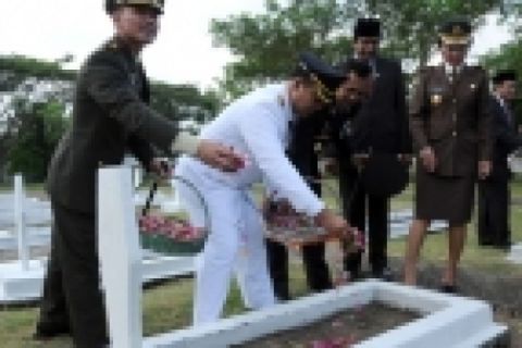 Ziarah Makam Pahlawan