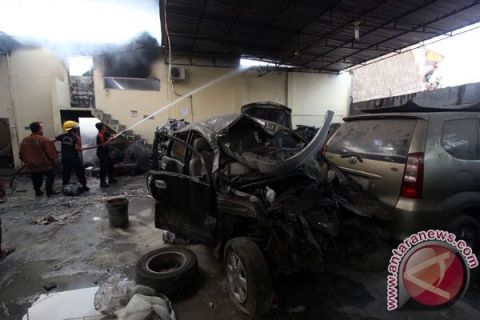 Kebakaran Bengkel Mobil