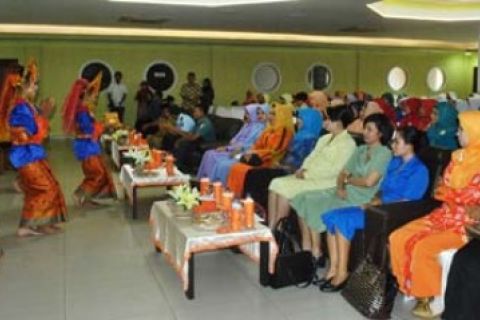 Peranan Perempuan Natuna/Zam Jambak