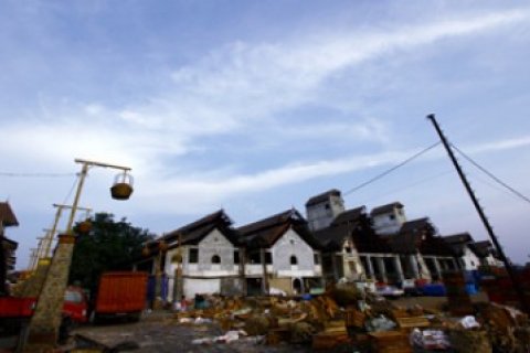 Revitalisasi Pasar Induk/Joko Sulistyo