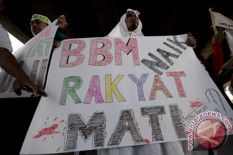 AKSI TOLAK KENAIKAN HARGA BBM 
