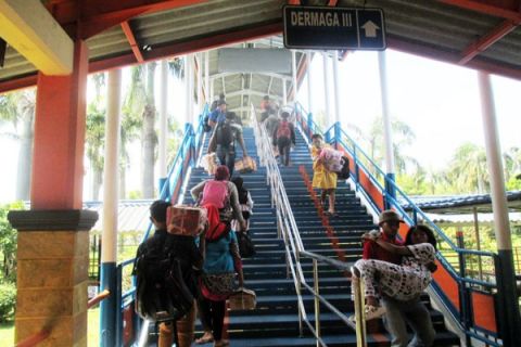 Penumpang Kapal Di Bakauheni