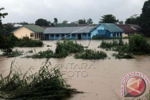 SEKOLAH TERENDAM BANJIR