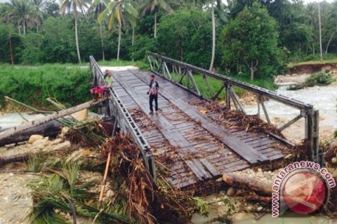Jembatan Ambrol  di Nimbokrang Jayapura