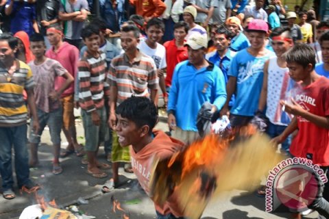 DEMO NELAYAN LOBSTER