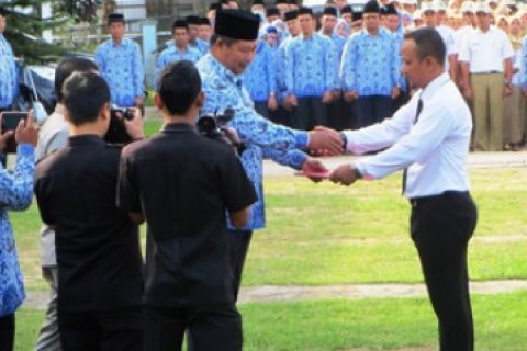 Serahkan SK CPNS Dokter/Radja