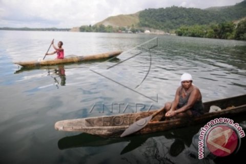 Keindahan Danau Sentani