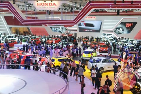 Suasana Stan Honda