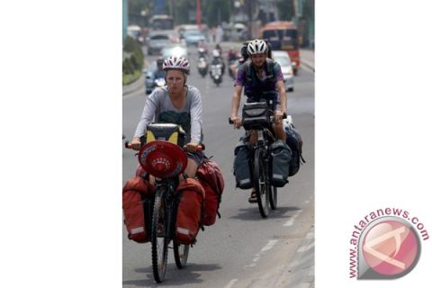 Bersepeda keliling dunia