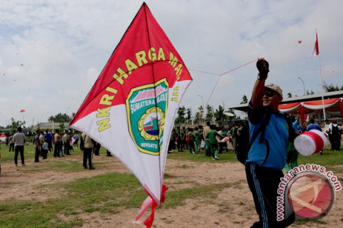 Festival layang-layang merah putih