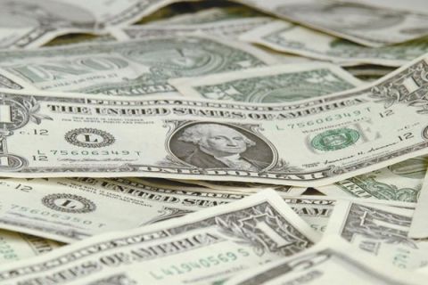 Seorang pria kebanjiran hadiah, jadi penumpang ke-100 juta