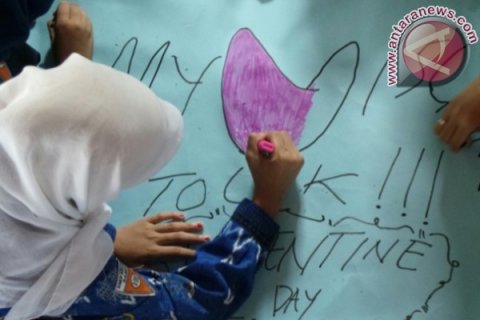 Pelajar Sampit Tolak Valentine