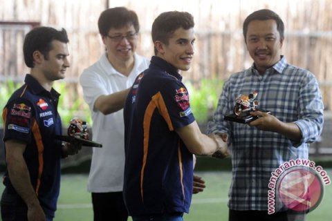 Marques-Pedrosa Bermain Futsal