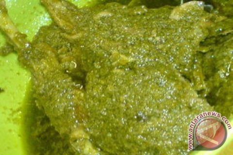  Nikmati Pedasnya Itiak Lado Hijau Bukittinggi 