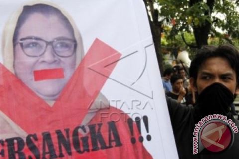 TUNTUT PERCEPATAN PAW DPR RI