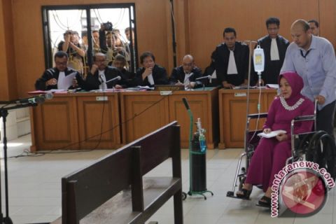 Sidang bupati Muba non aktif dan istri