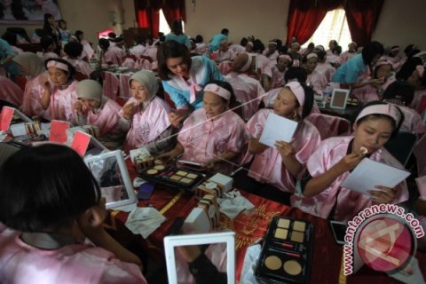 Pelatihan Kecantikan untuk Polwan