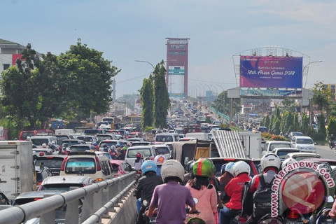 Kemacetan di Jembatan Ampera