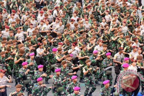 Taruna-Taruni dari Akademi TNI dan Kepolisian 