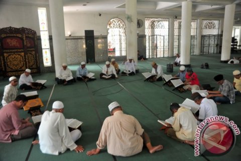 Tadarus Ramadan manula