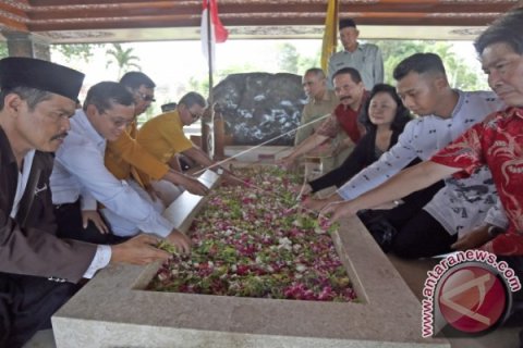 Doa Untuk Soekarno