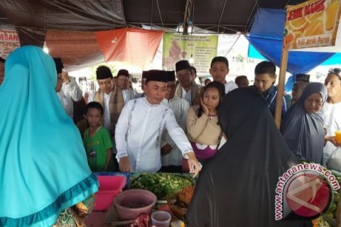 Gubernur Kunjungi Pasar Ramadhan