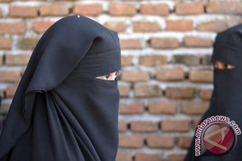 JAMAAH AN NADZIR LAKSANAKAN SALAT ID