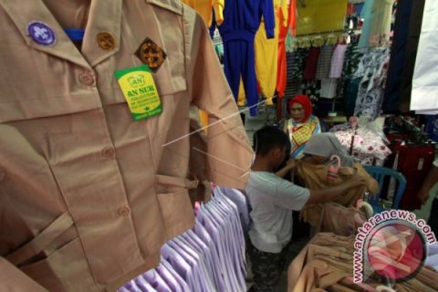 Permintaan Seragam Sekolah Meningkat