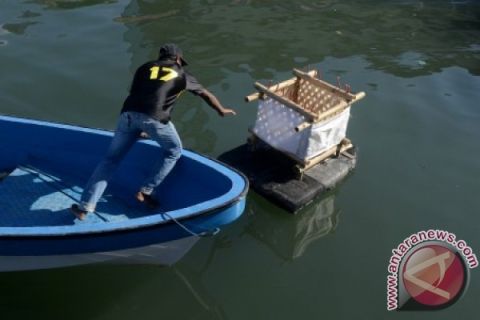 RITUAL LAUT TOLAK REKLAMASI PANTAI