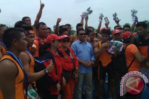 Memotivasi Atlet Dayung Kalteng