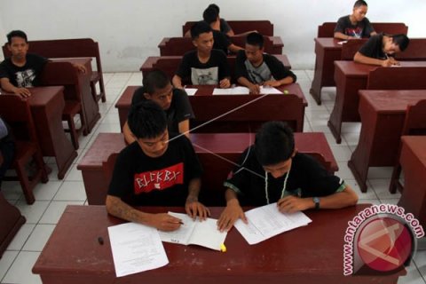 WARGA BINAAN IKUTI UJIAN PENDIDIKAN KESETARAAN
