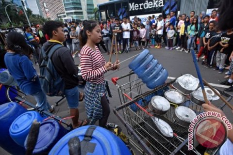 Bermusik Gunakan Barang Bekas